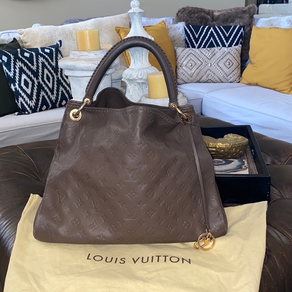 Authentic Louis Vuitton Empreinte Artsy MM